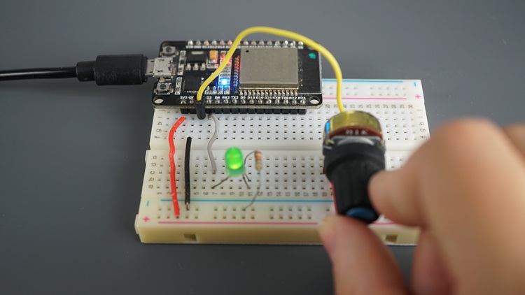 ESP32 Control LED brightness with pontentiometer