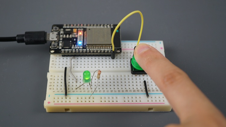 ESP32 with an LED blinking with a pushbutton to suspend and resume the task
