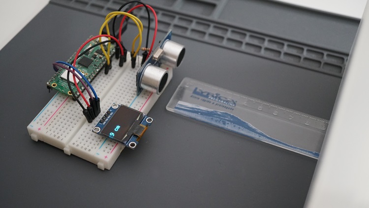Raspberry Pi Pico with Ultrasonic Sensor - Display Distance on OLED Display