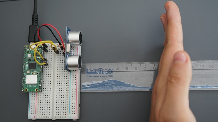 Testing the RPi Pico with HCSR04 Ultrasonic Sensor