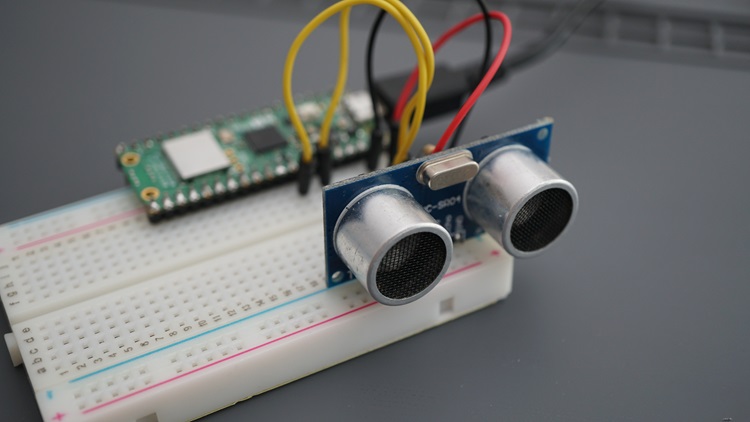 RPi Pico with HCSR04 Ultrasonic Sensor